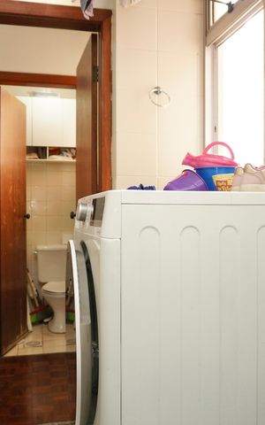 Apartamento à venda com 98m², 3 quartos e 2 vagas Apartamento à venda com 98m², 3 quartos e 2 vagasÁrea de Serviço