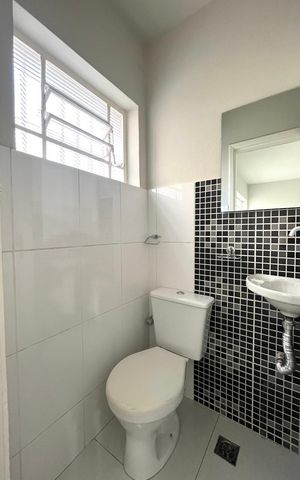 Casa à venda com 190m², 4 quartos e 2 vagas Casa à venda com 190m², 4 quartos e 2 vagasLavabo