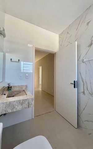 Casa à venda com 190m², 4 quartos e 2 vagas Casa à venda com 190m², 4 quartos e 2 vagasBanheiro