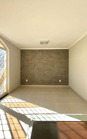 Casa à venda com 190m², 4 quartos e 2 vagas Casa à venda com 190m², 4 quartos e 2 vagasSala 1