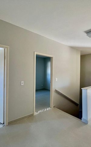 Casa à venda com 190m², 4 quartos e 2 vagas Casa à venda com 190m², 4 quartos e 2 vagasCorredor