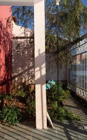 Casa à venda com 195m², 5 quartos e 2 vagas Casa à venda com 195m², 5 quartos e 2 vagasGaragem