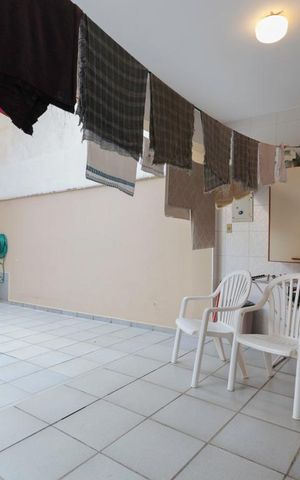 Casa à venda com 320m², 3 quartos e 1 vaga Casa à venda com 320m², 3 quartos e 1 vagaÁrea de serviço