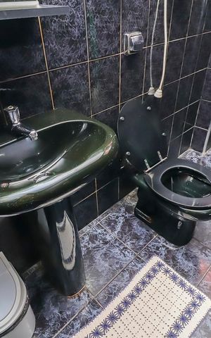Casa à venda com 160m², 4 quartos e 2 vagasBanheiro 2