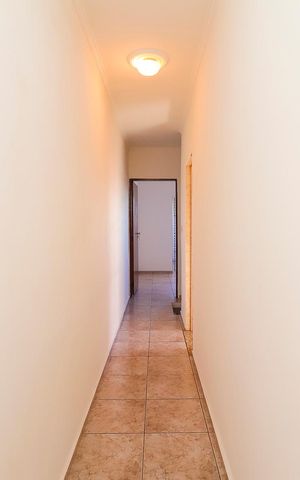 Casa à venda com 160m², 4 quartos e 2 vagasCorredor
