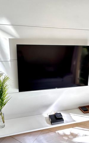 Casa à venda com 190m², 3 quartos e 3 vagas Casa à venda com 190m², 3 quartos e 3 vagasSala