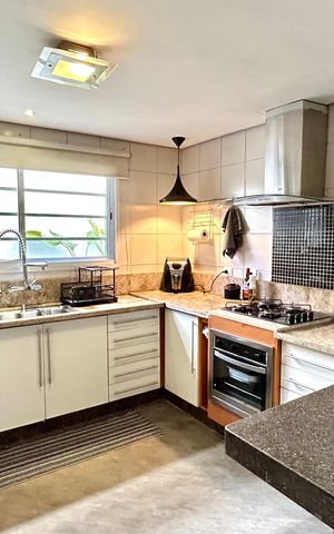 Casa à venda com 190m², 3 quartos e 3 vagas Casa à venda com 190m², 3 quartos e 3 vagasCozinha