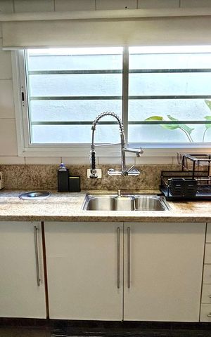 Casa à venda com 190m², 3 quartos e 3 vagas Casa à venda com 190m², 3 quartos e 3 vagasCozinha