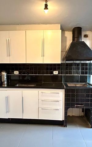 Casa à venda com 190m², 3 quartos e 3 vagas Casa à venda com 190m², 3 quartos e 3 vagasÁrea de Serviço e Churrasqueira