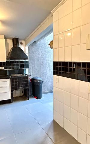 Casa à venda com 190m², 3 quartos e 3 vagas Casa à venda com 190m², 3 quartos e 3 vagasÁrea de Serviço e Churrasqueira