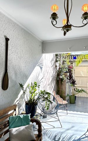 Casa à venda com 190m², 3 quartos e 3 vagas Casa à venda com 190m², 3 quartos e 3 vagasGaragem