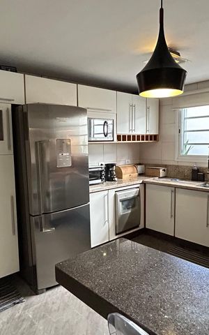 Casa à venda com 190m², 3 quartos e 3 vagas Casa à venda com 190m², 3 quartos e 3 vagasCozinha