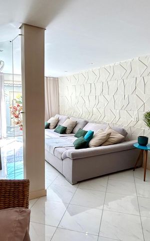 Casa à venda com 190m², 3 quartos e 3 vagas Casa à venda com 190m², 3 quartos e 3 vagasSala