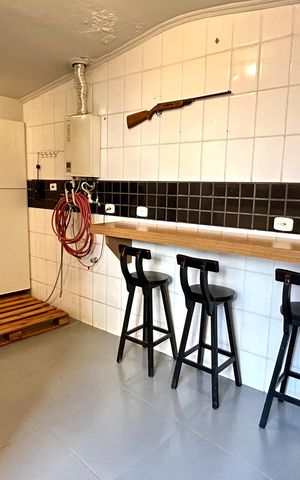 Casa à venda com 190m², 3 quartos e 3 vagas Casa à venda com 190m², 3 quartos e 3 vagasÁrea de Serviço e Churrasqueira