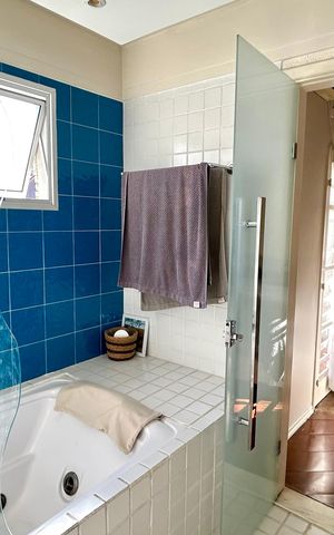 Casa à venda com 190m², 3 quartos e 3 vagas Casa à venda com 190m², 3 quartos e 3 vagasBanheiro da Suíte