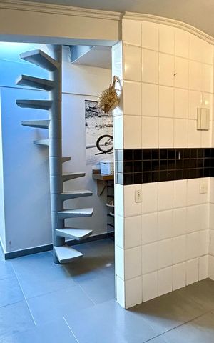 Casa à venda com 190m², 3 quartos e 3 vagas Casa à venda com 190m², 3 quartos e 3 vagasÁrea de Serviço e Churrasqueira