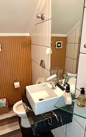 Casa à venda com 190m², 3 quartos e 3 vagas Casa à venda com 190m², 3 quartos e 3 vagasLavabo
