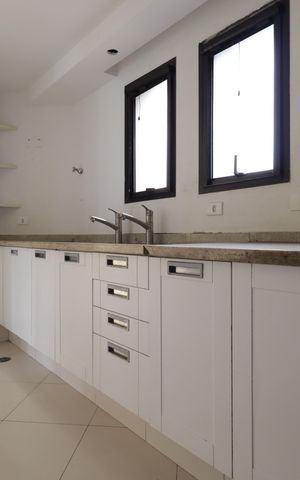 Apartamento à venda com 286m², 4 quartos e 5 vagasCozinha