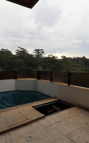 Apartamento à venda com 286m², 4 quartos e 5 vagasVaranda