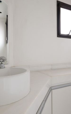 Apartamento à venda com 286m², 4 quartos e 5 vagasBanheiro da Suíte 2