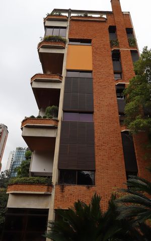 Apartamento à venda com 286m², 4 quartos e 5 vagasFachada