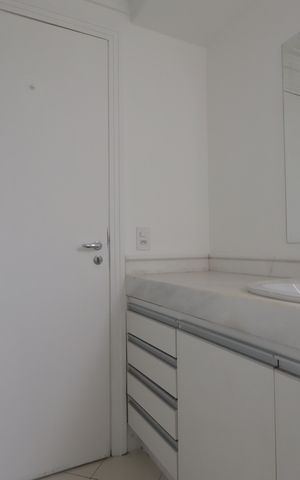 Apartamento à venda com 286m², 4 quartos e 5 vagasBanheiro da Suíte 1