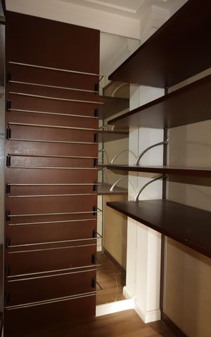 Apartamento à venda com 286m², 4 quartos e 5 vagasCloset da suíte 3