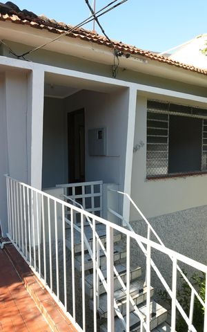 Casa para alugar com 143m², 2 quartos e 2 vagasQuintal