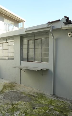 Casa para alugar com 143m², 2 quartos e 2 vagasÁrea de Serviço