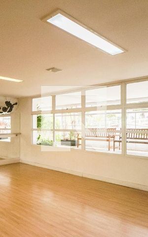 Apartamento à venda com 107m², 3 quartos e 2 vagas Apartamento à venda com 107m², 3 quartos e 2 vagasÁrea comum - Academia