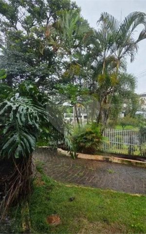 Casa à venda com 580m², 5 quartos e 4 vagas