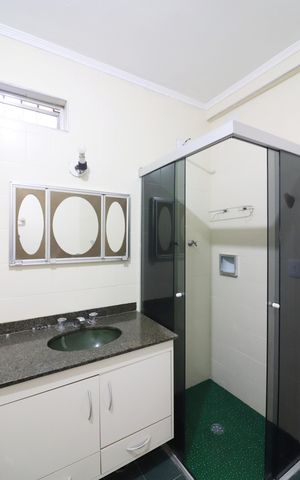 Casa à venda com 190m², 4 quartos e 2 vagasQuarto 1 - Suíte Banheiro 