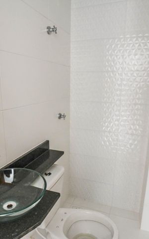 Apartamento à venda com 51m², 2 quartos e 1 vaga Apartamento à venda com 51m², 2 quartos e 1 vagaBanheiro Social