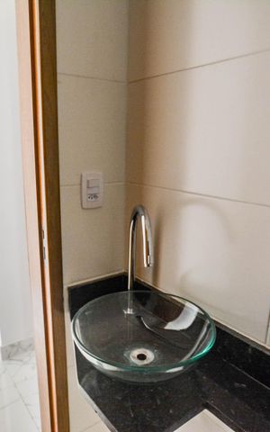 Apartamento à venda com 51m², 2 quartos e 1 vaga Apartamento à venda com 51m², 2 quartos e 1 vagaBanheiro Social