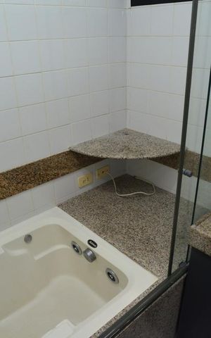 Apartamento para alugar com 200m², 3 quartos e 2 vagasBanheiro Suíte 