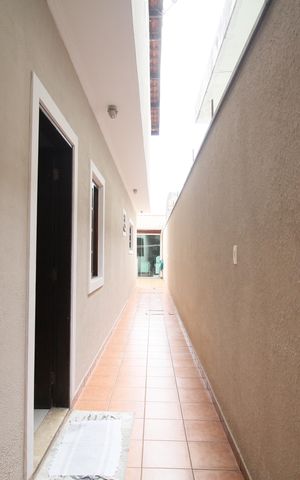Casa à venda com 189m², 3 quartos e 2 vagasCorredor Externo