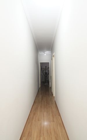 Casa à venda com 189m², 3 quartos e 2 vagasCorredor
