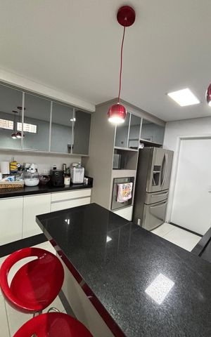 Apartamento à venda com 136m², 3 quartos e 3 vagas Apartamento à venda com 136m², 3 quartos e 3 vagasCozinha