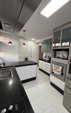 Apartamento à venda com 136m², 3 quartos e 3 vagas Apartamento à venda com 136m², 3 quartos e 3 vagasCozinha