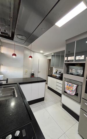 Apartamento à venda com 136m², 3 quartos e 3 vagas Apartamento à venda com 136m², 3 quartos e 3 vagasCozinha