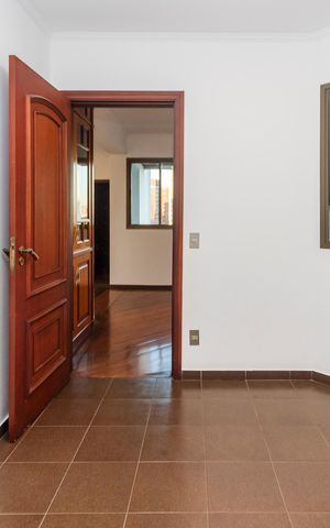 Apartamento para alugar com 217m², 3 quartos e 3 vagas Apartamento para alugar com 217m², 3 quartos e 3 vagasCopa