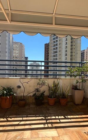 Apartamento para alugar com 184m², 3 quartos e 4 vagas