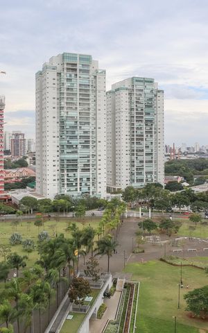 Apartamento à venda com 188m², 3 quartos e 2 vagasVista da Suíte 1