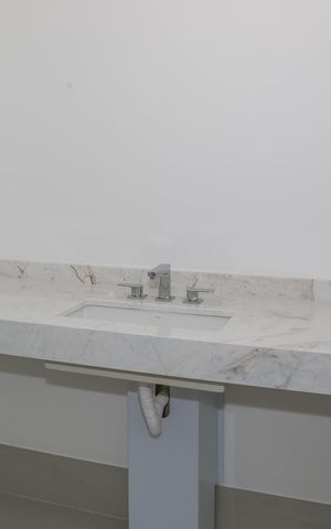 Apartamento à venda com 188m², 3 quartos e 2 vagasBanheiro da Suíte 1
