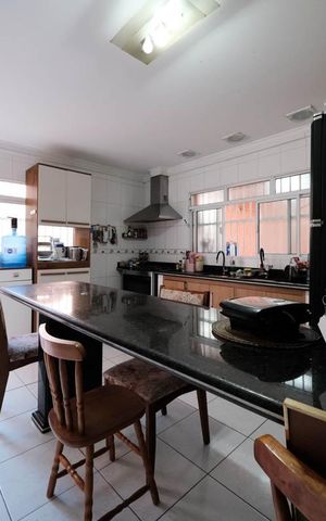 Casa à venda com 400m², 4 quartos e 4 vagasCozinha