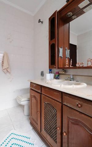 Casa à venda com 400m², 4 quartos e 4 vagasBanheiro 2