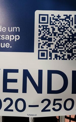 Casa à venda com 400m², 4 quartos e 4 vagasFachada