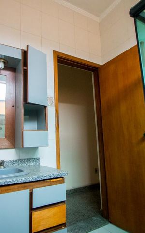 Casa à venda com 360m², 3 quartos e 4 vagas Casa à venda com 360m², 3 quartos e 4 vagasBanheiro da Suíte