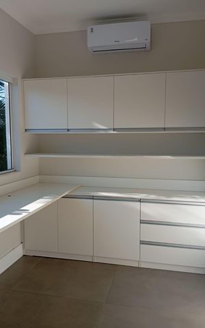 Casa de condomínio à venda com 254m², 3 quartos e 4 vagas