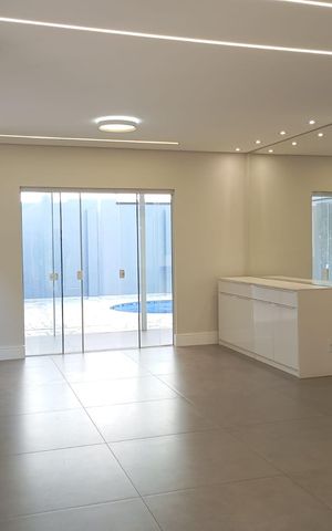 Casa de condomínio à venda com 254m², 3 quartos e 4 vagas